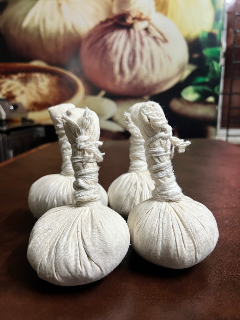 Authentic Classical Herbal Kizhi Bundles